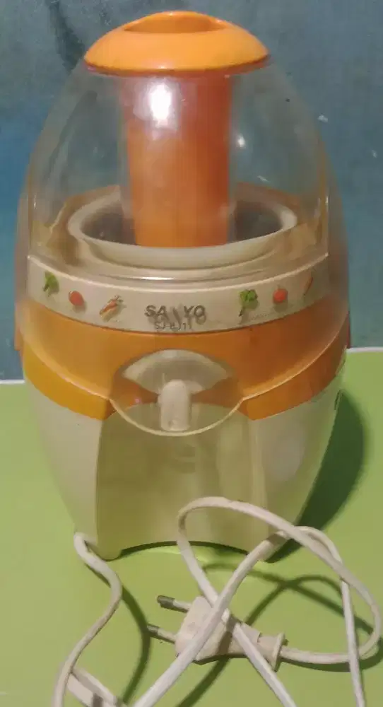 Panggangan roti dan juicer
