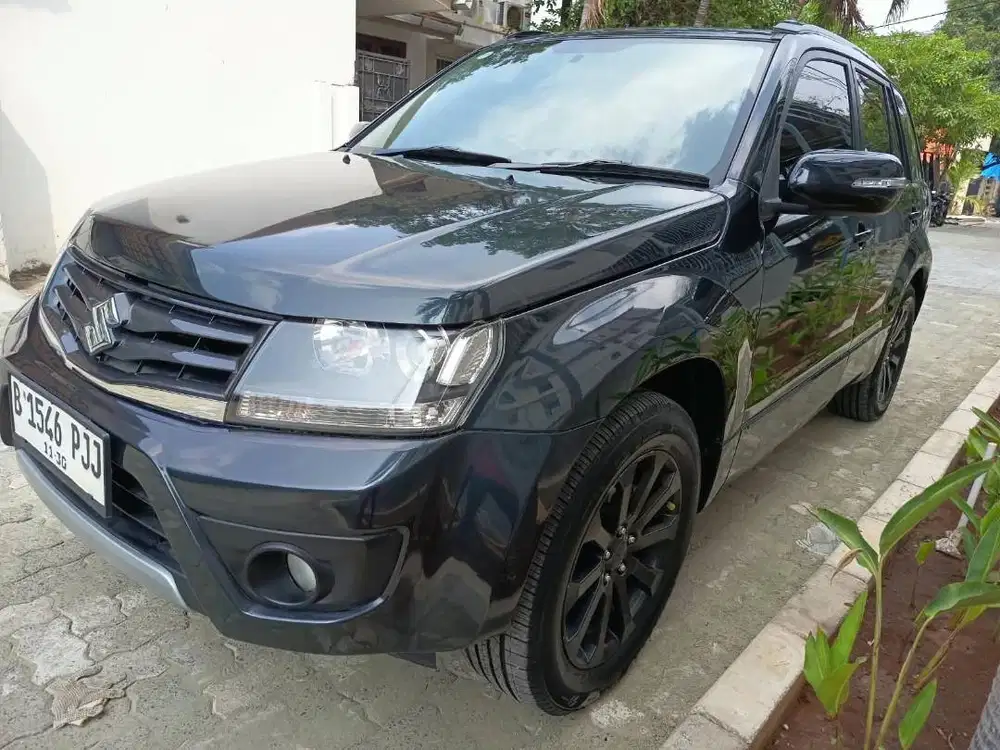 Suzuki Grand Vitara at JLX hitam 2,4 2015 km 122rb