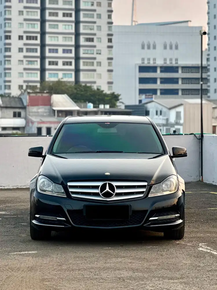 Mercedes benz C200 W204 2014 avantgarde low km
