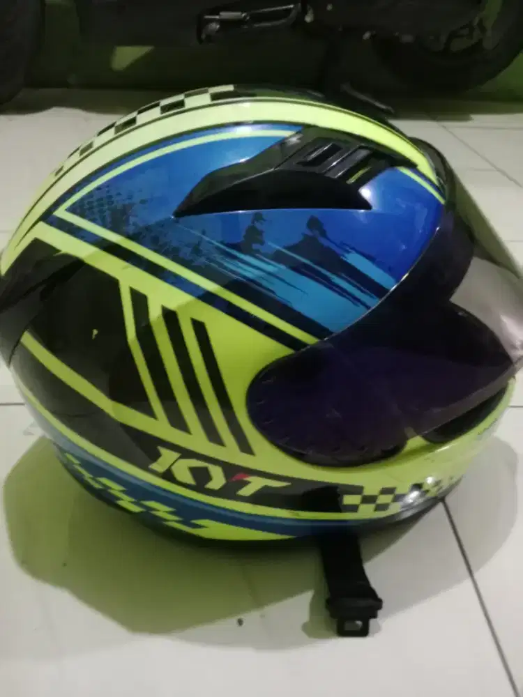 Di jual helm kyt r10