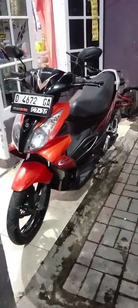 Suzuki skywave orange hitam