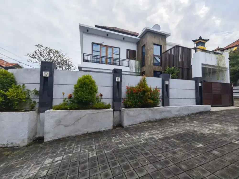 Rumah Semi Villa Modern 4BR Private Pool di Padangsambian Denpasar