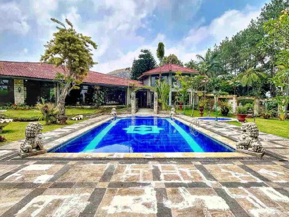 Puncak Cisarua Villa Mewah Javanese Classic House Semi Furnished
