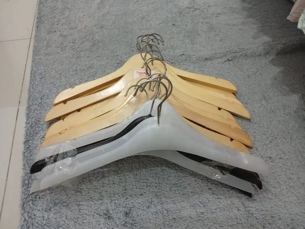 Jual Hanger Bekas