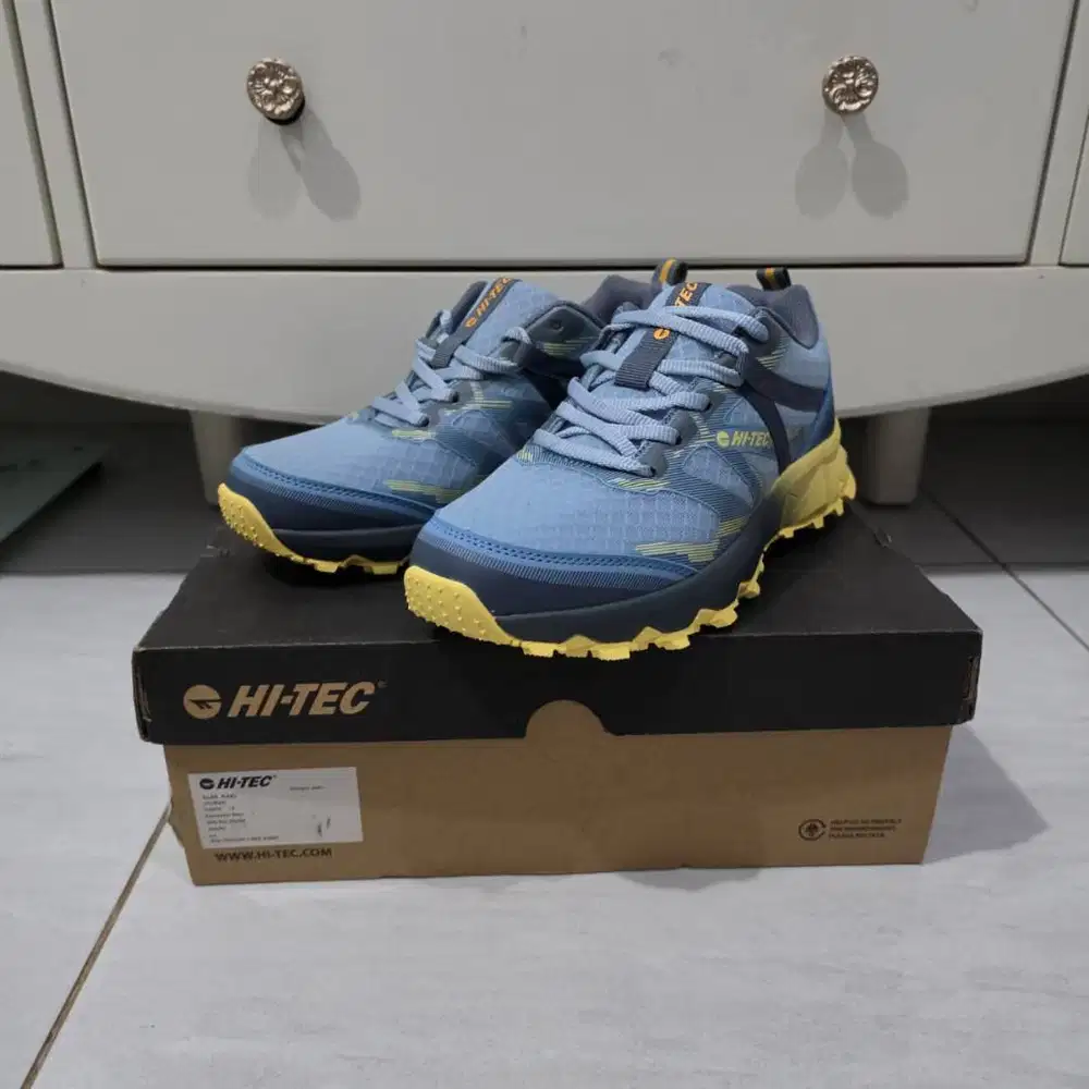 Hi-Tec size 38 - Sepatu Hallet Peak Women’s Original Biru/Kuning