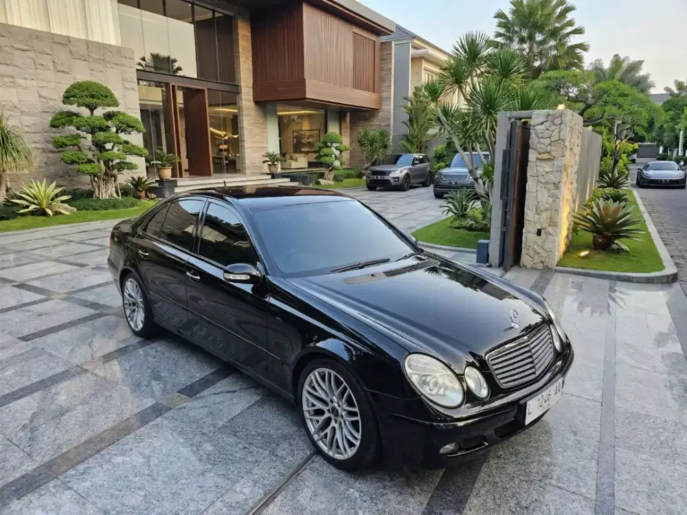 Mercedes Benz E200 Kompressor W211 Sangat Istimewa 2006