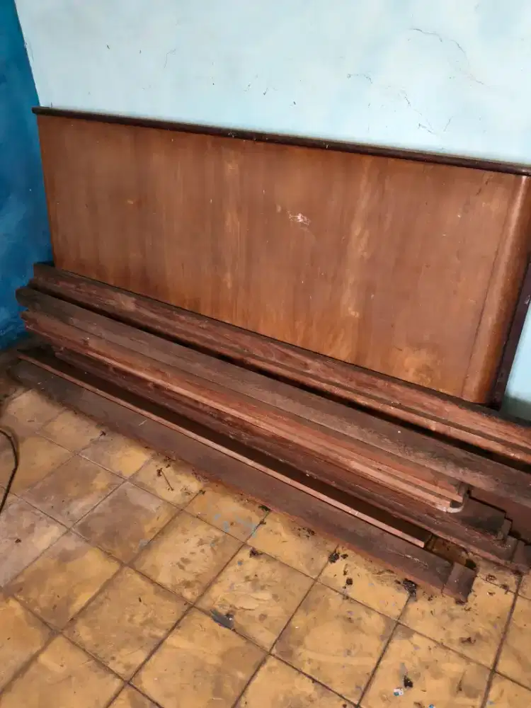 ranjang kayu jati polosan klasik