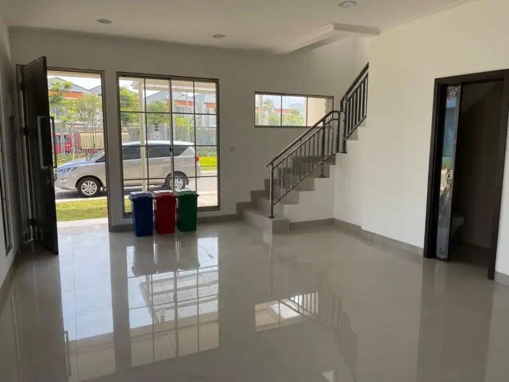 Dijual Rumah HOEK View DANAU Di PIK2
