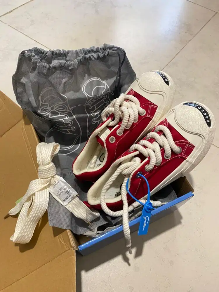 Sepatu pria/wanita size 39 baru