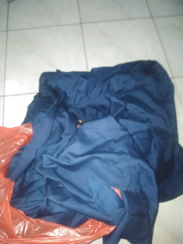 Dijual kain kemeja unione warna navy sekitaran 22 meter