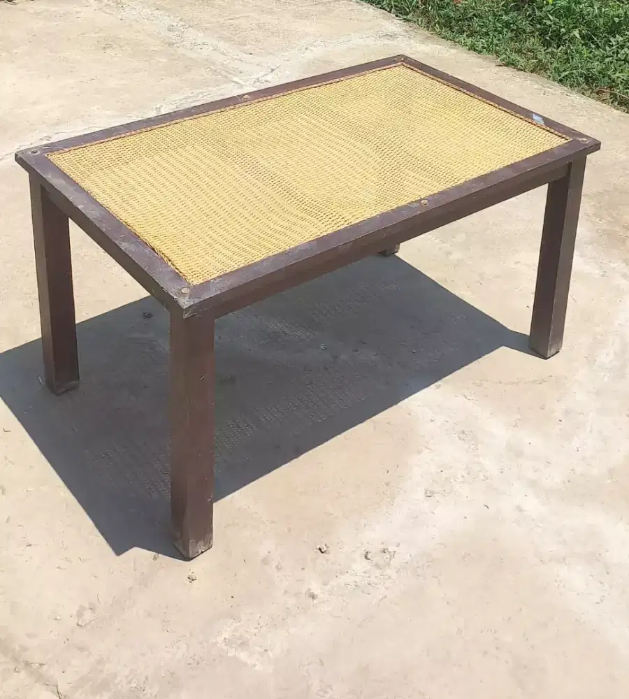 Meja kayu jati tebal