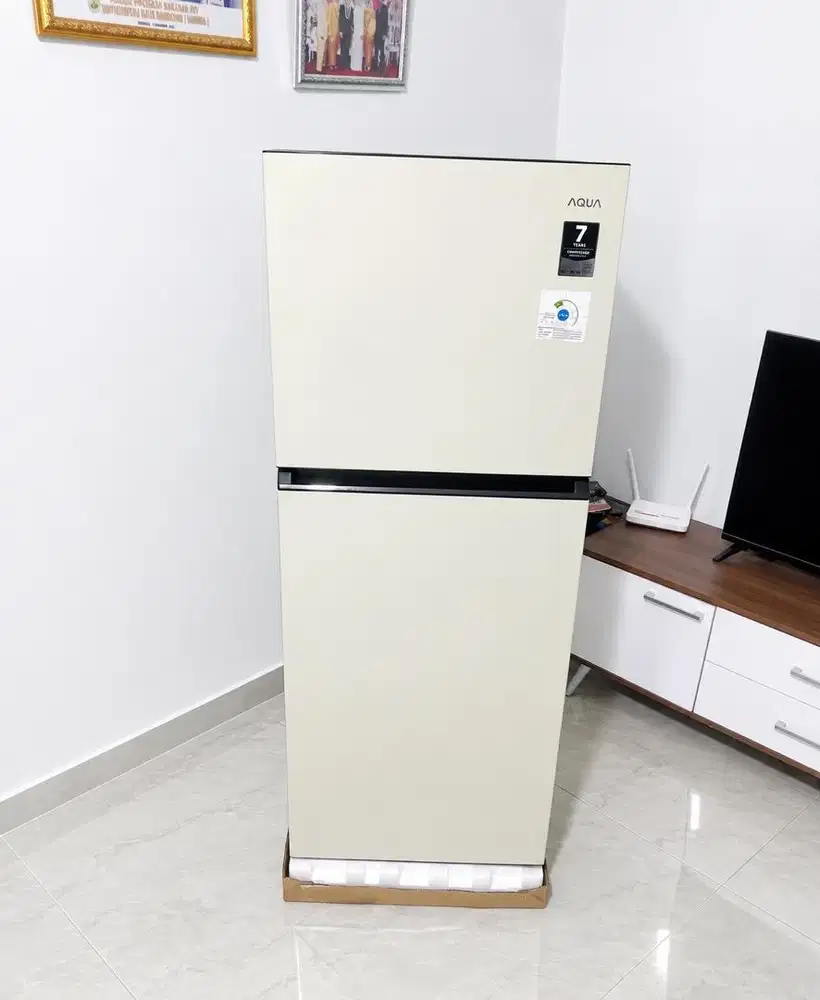 Dijual kulkas 2pintu merk aqua terbaru murah