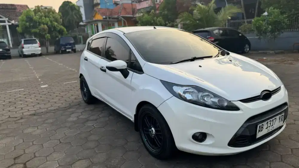 Ford Fiesta S AT 2012