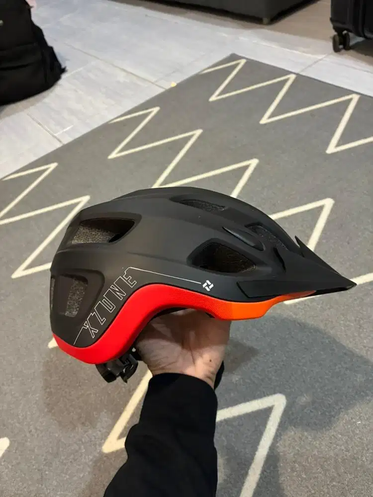 Helm Sepeda XZone Dirt