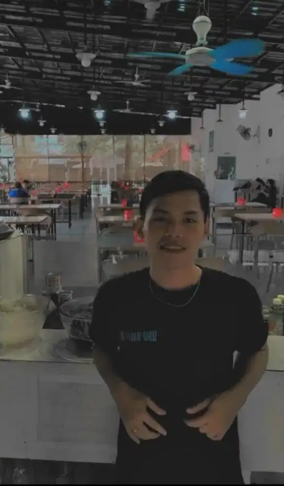 Cari loker, kali aja ada