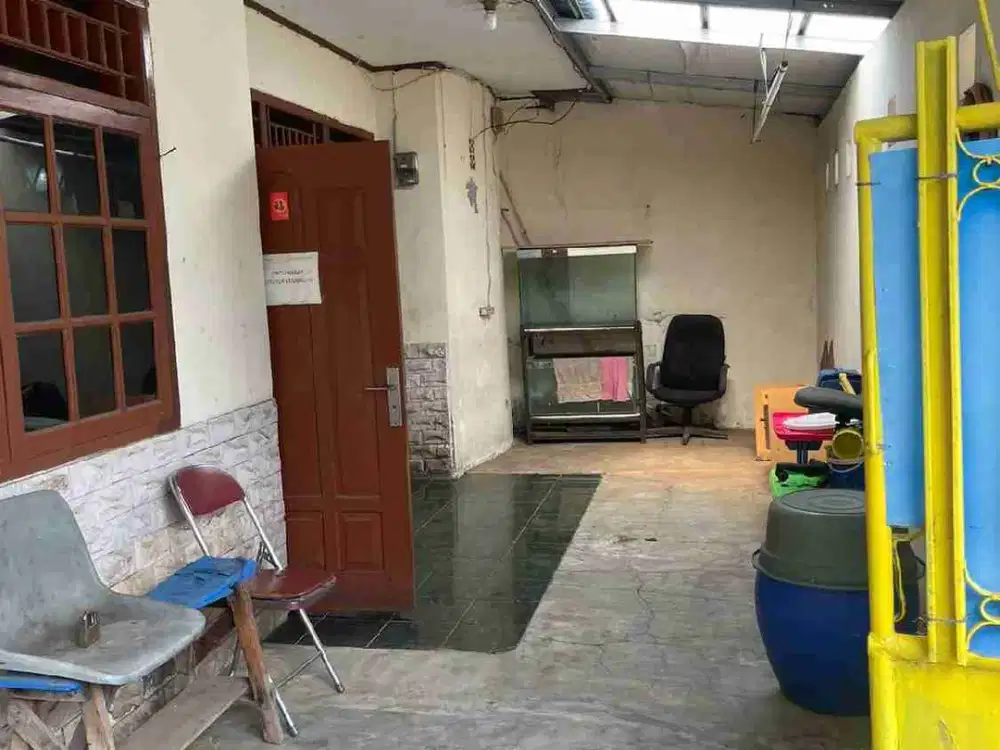 Dijual Rumah Luas dekat Kampus UI cocok untuk Kos Kos an, Beji Timur Depok