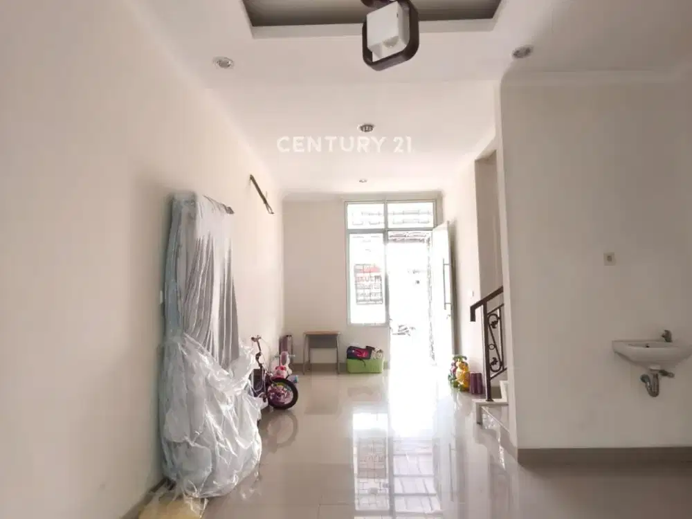 Rare Rumah 2 Lantai Full Renovasi Di La Seine JGC LT 90m LB 120m