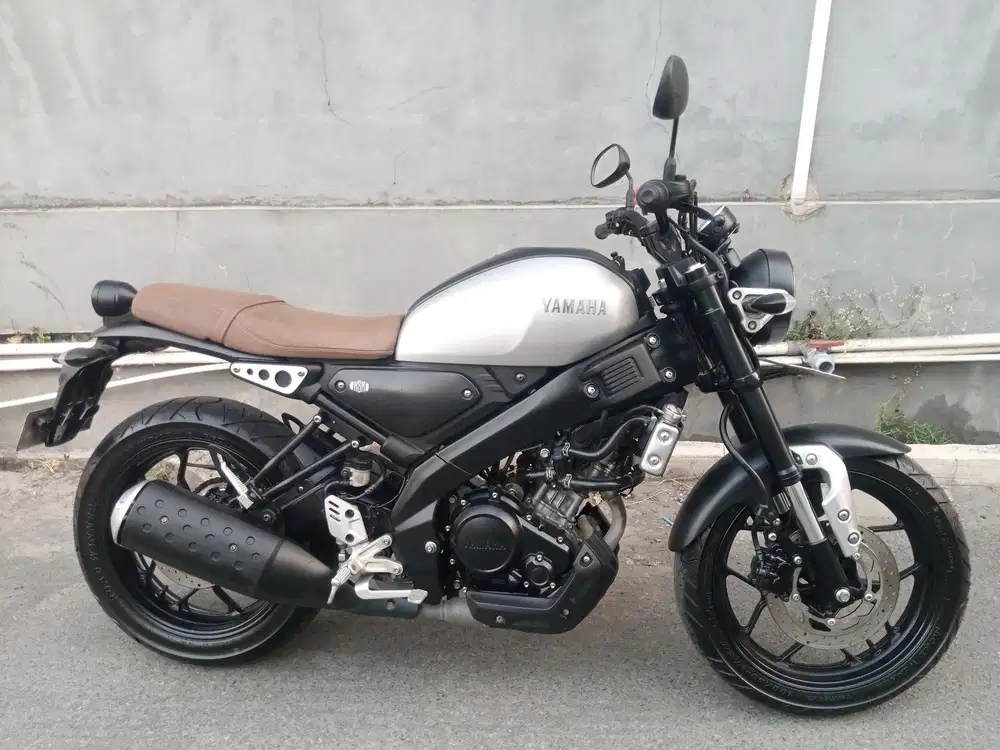 Yamaha XSR 2022 Silver