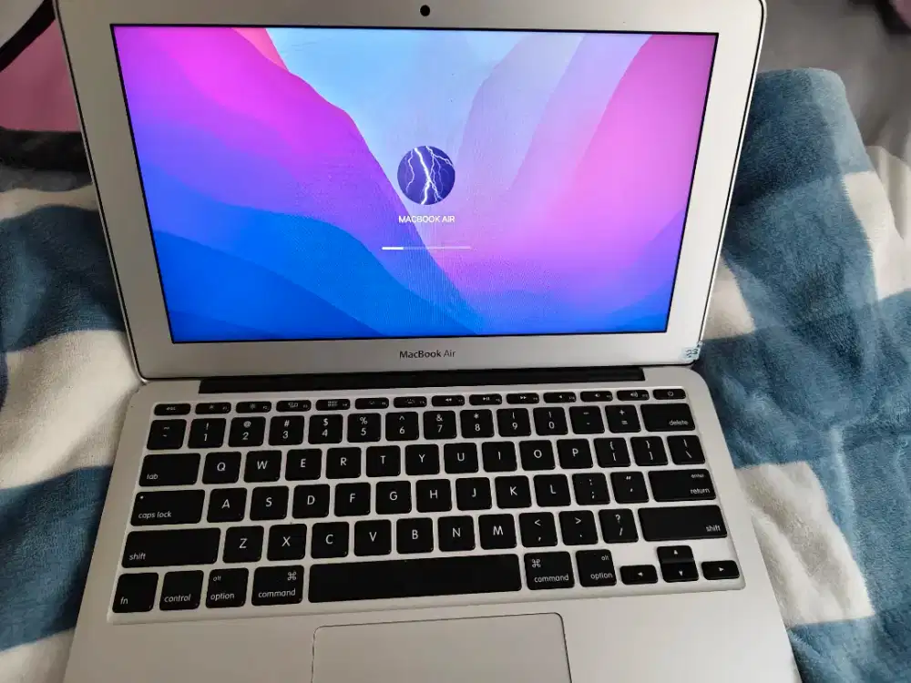 MACBOOK AIR 11INCH 8/256
