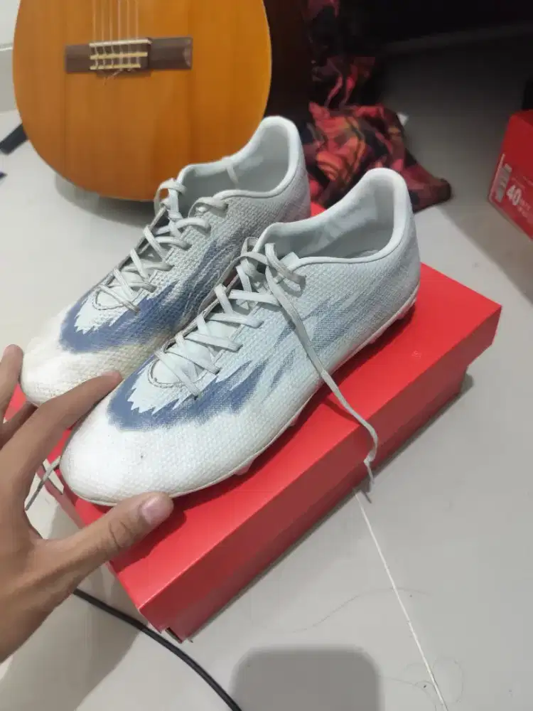 SEPATU BOLA SPECS ACCLATOR size 40