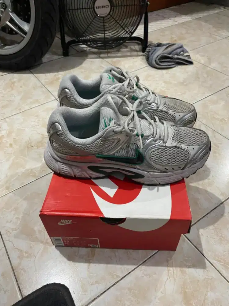 Nike V5 RNR size 42