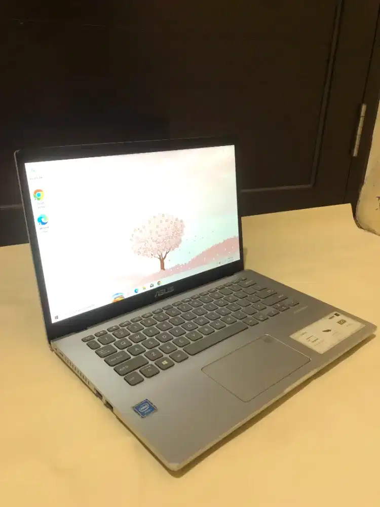 Laptop Vivobook X409ma
INTEL CELERON N4000