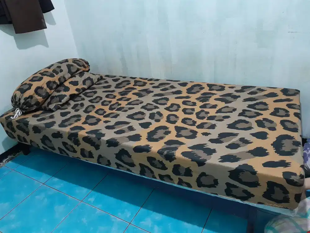 Sprei ukuran 90x200x20 cm