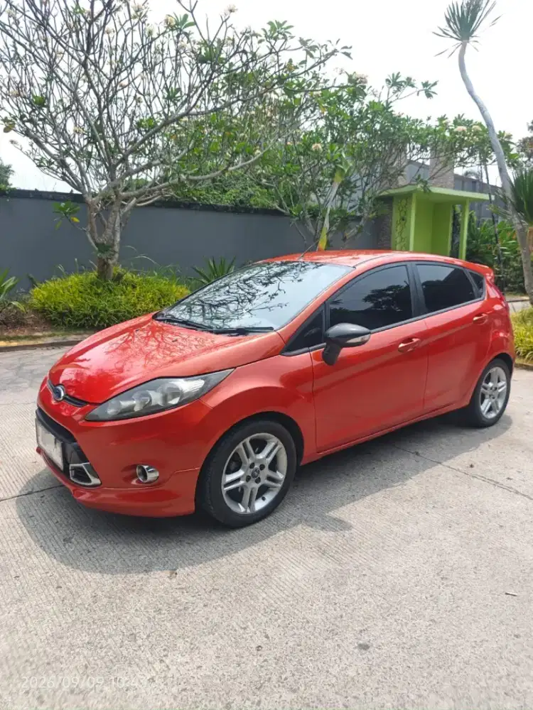 Ford fiesta 2010 SIAP PAKAI jual Cepat