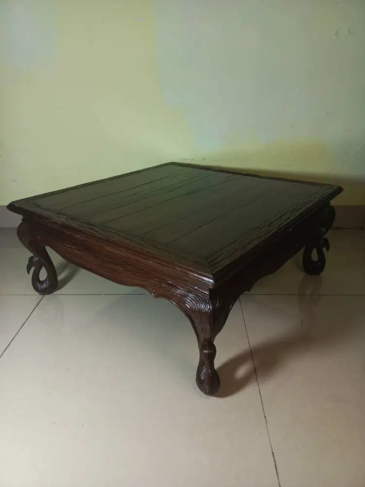 Meja Tamu Lesehan Kayu Solid 70×70 cm – Klasik Rustic Handmade Kaki Uk