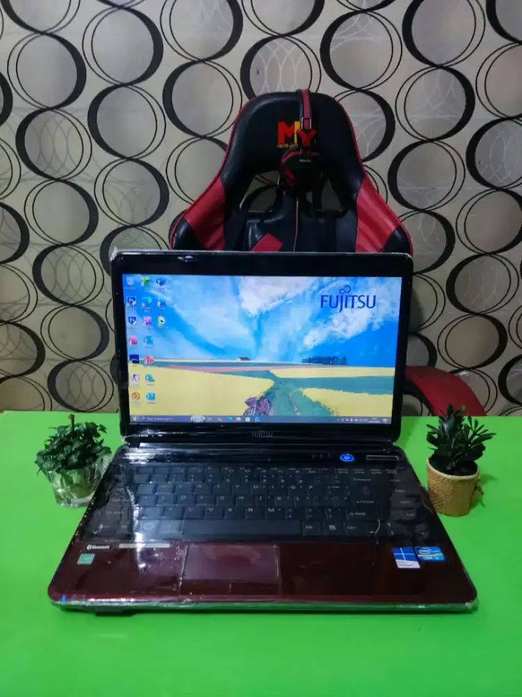 Fujitsu Lifebook LH531 Maroon Edition [RAM 16GB + SSD]