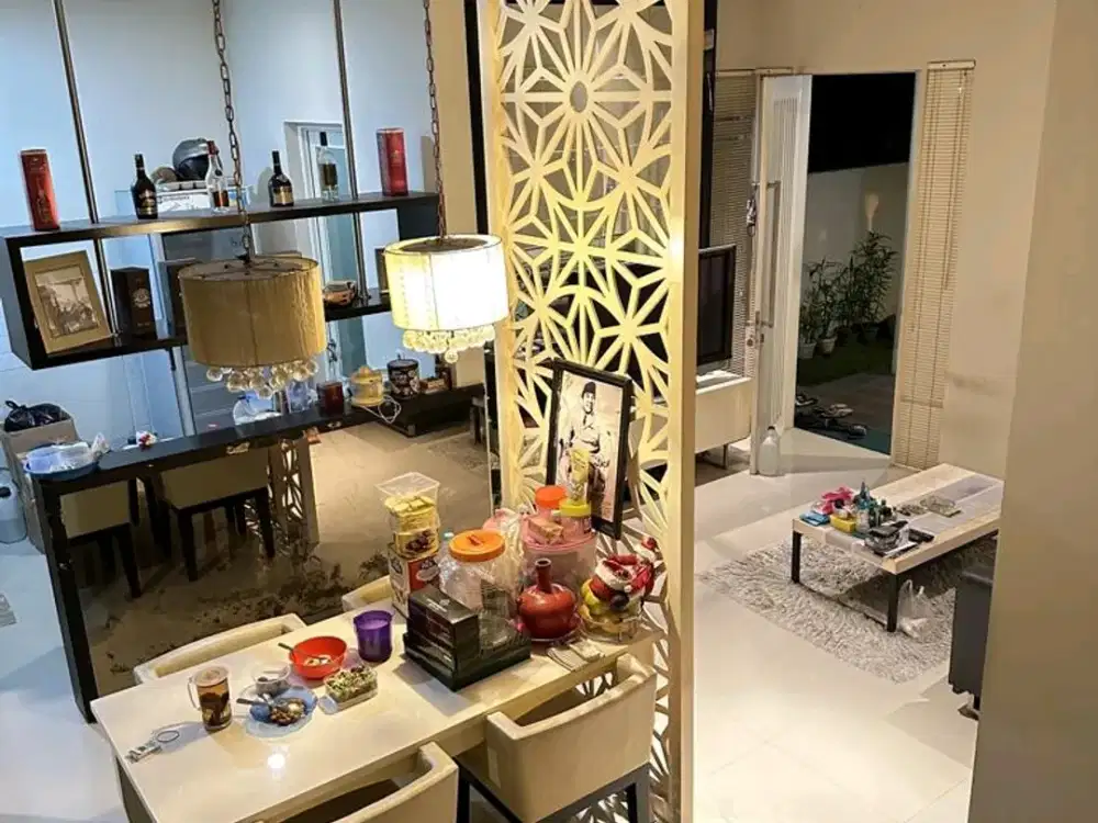 Dijual Rumah Alam Galaxy Water Terrace Bangunan Provest LT162m 3Kamar Full Furnish Siap Huni Dekat Citraland dan Pakuwon Mall Surabaya Barat