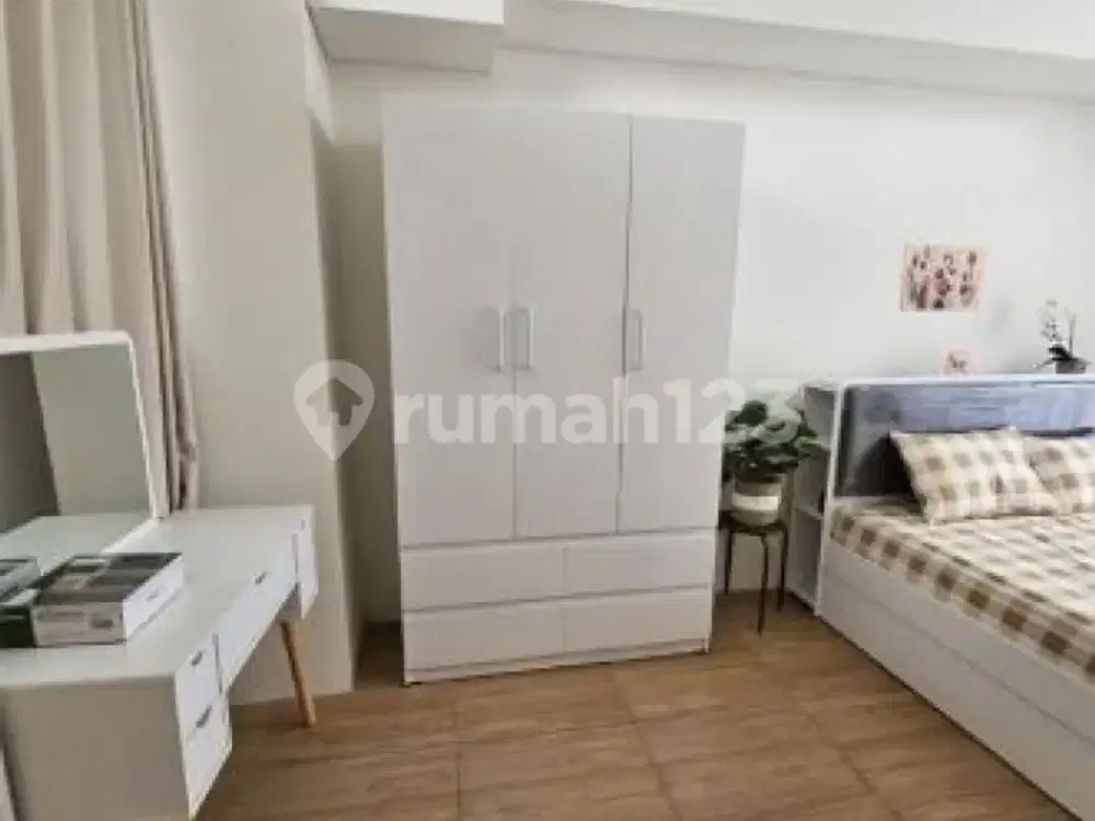 Disewakan Rumah 2 Lantai Full Furnis Lokasi Strategis