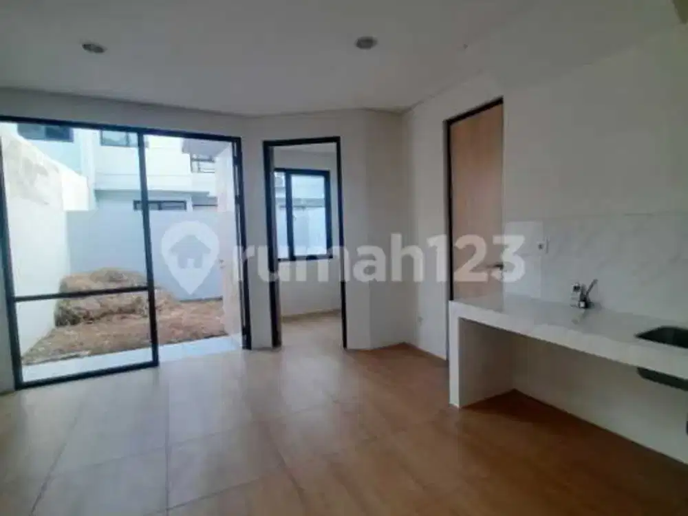 Disewakan Rumah Minimalis 2 Lantai Lokasi Strategis Lippo