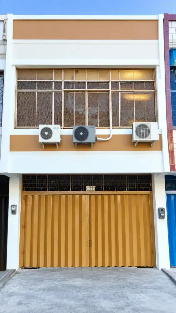 DIJUAL RUKO 2 LANTAI DENGAN PERABOT DI JLN. MACCINI BARU, MAKASSAR.