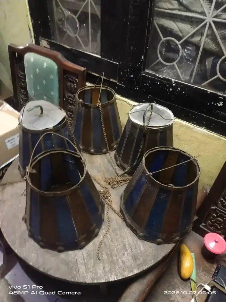 Cap lampu gantung antik klasik