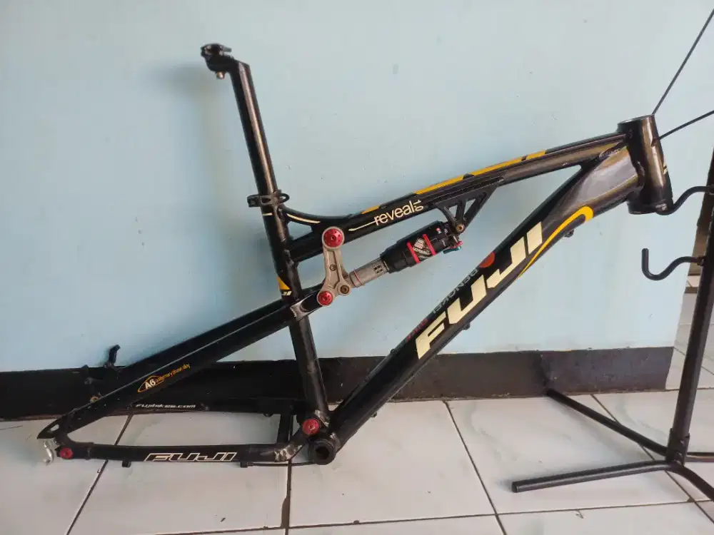Frame Fuji Reveal 1.0 ring 26 size M 17