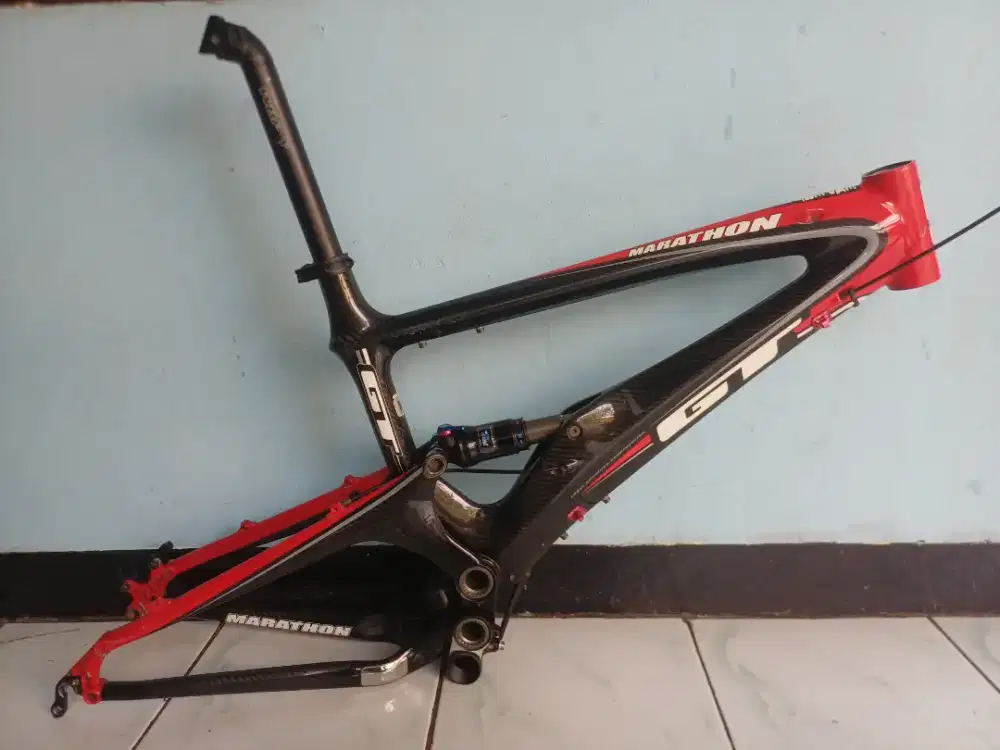 Frame GT Marathon Carbon ring 26 size M 19