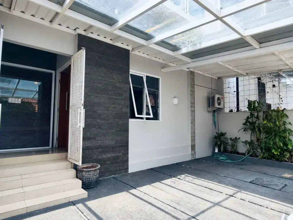 Rumah Strategis di Sayap Riau Bandung, LT 132 LB 200 m²