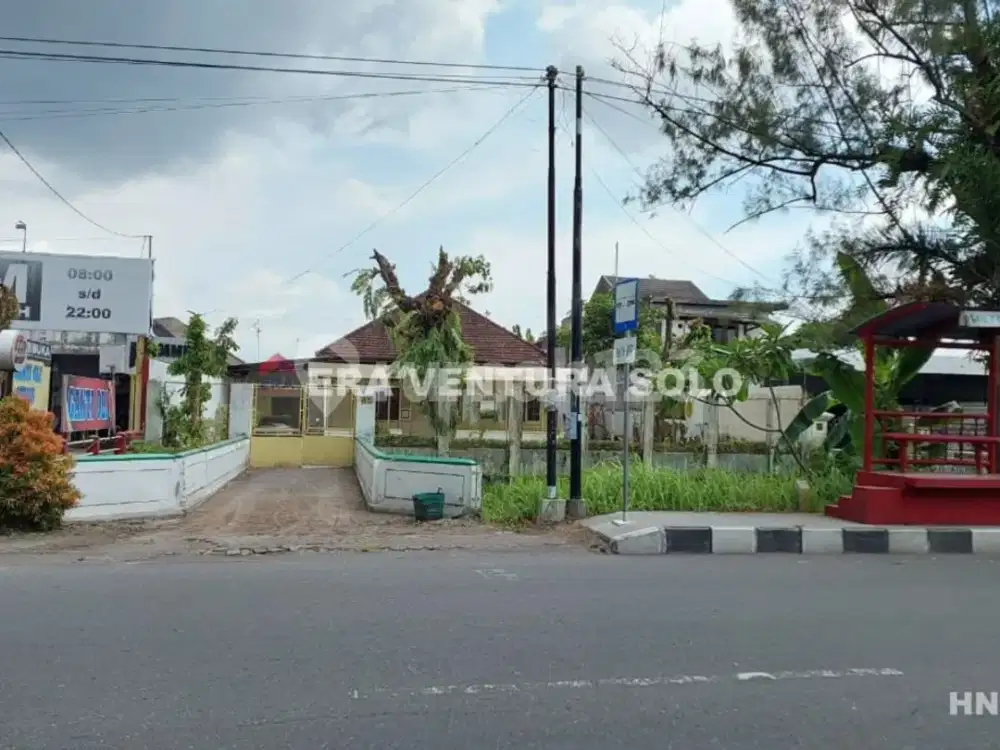 Rumah / Ruang Usaha Strategis Tipes Solo
