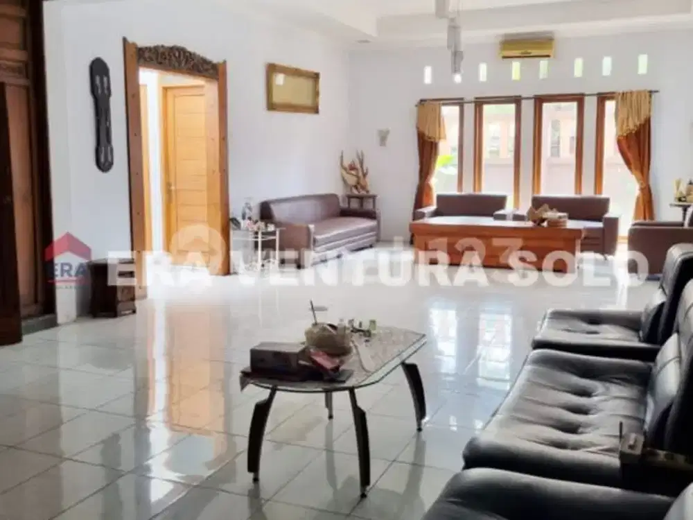 Rumah Mewah Strategis Nusukan Solo