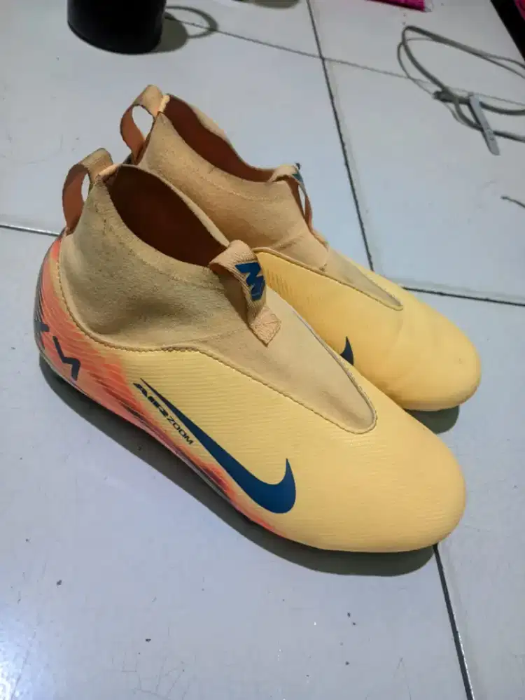 Sepatu bola NIKE ORI
