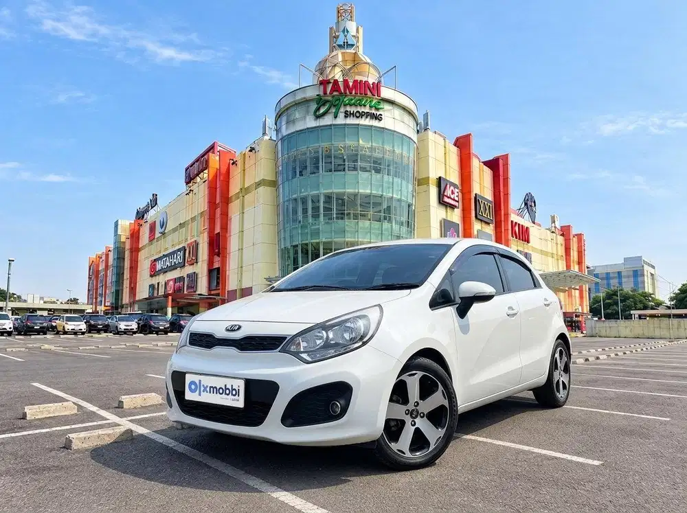 TDP RENDAH - Kia Rio 1.4 Bensin-AT 2014 Putih C9LXF