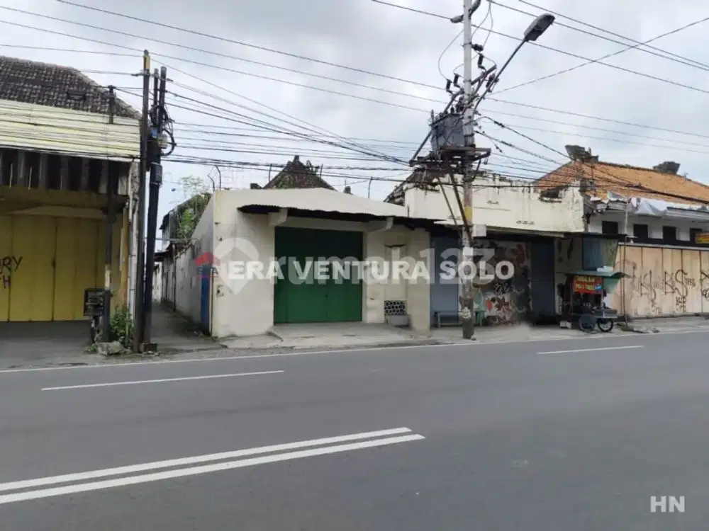 Rumah Lama Kawasan Bisnis Laweyan Solo