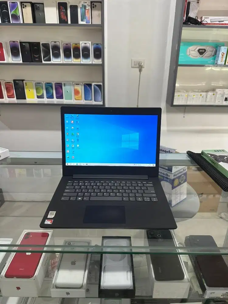 Lenovo AMD A4 RAM 4GB SSD 256GB
