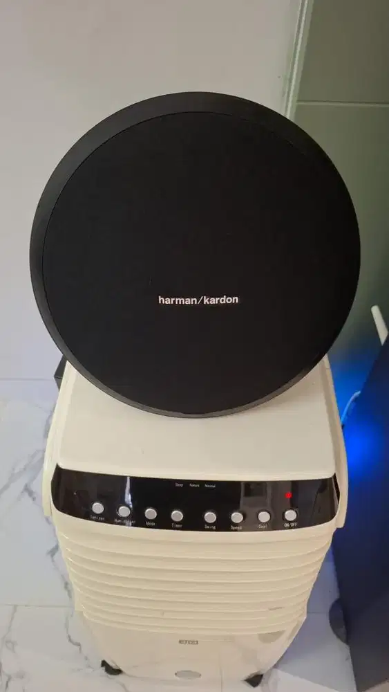 Bluetooth speaker harman / kardon onyx 1