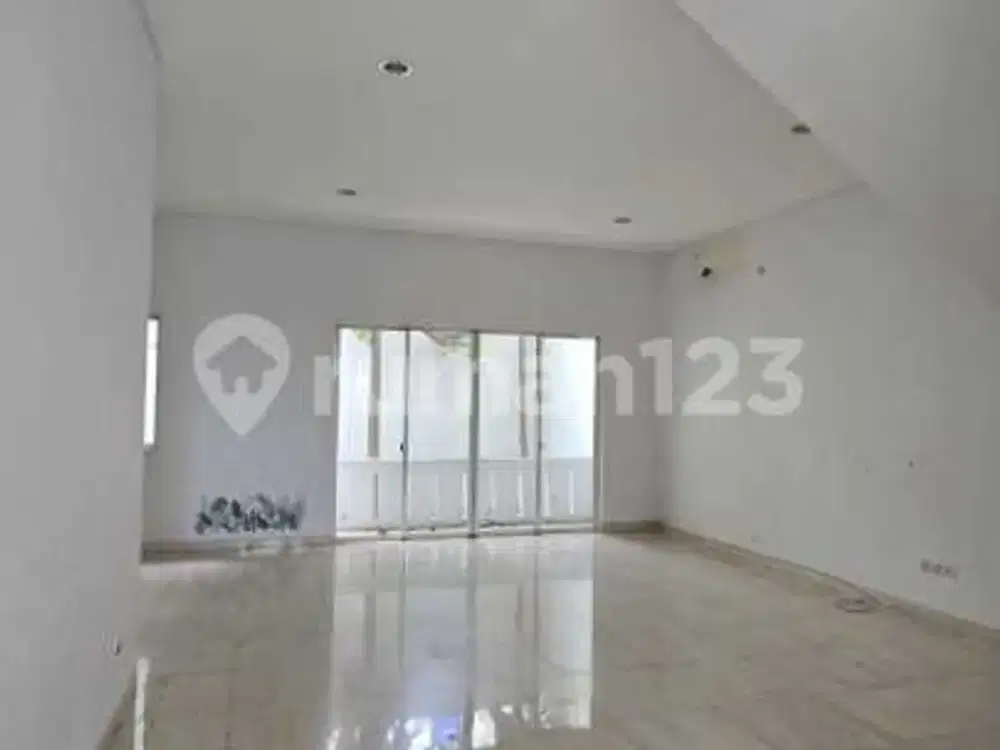Di Sewakan  Rumah Di Pearl Golf PIK, Jakarta Utara