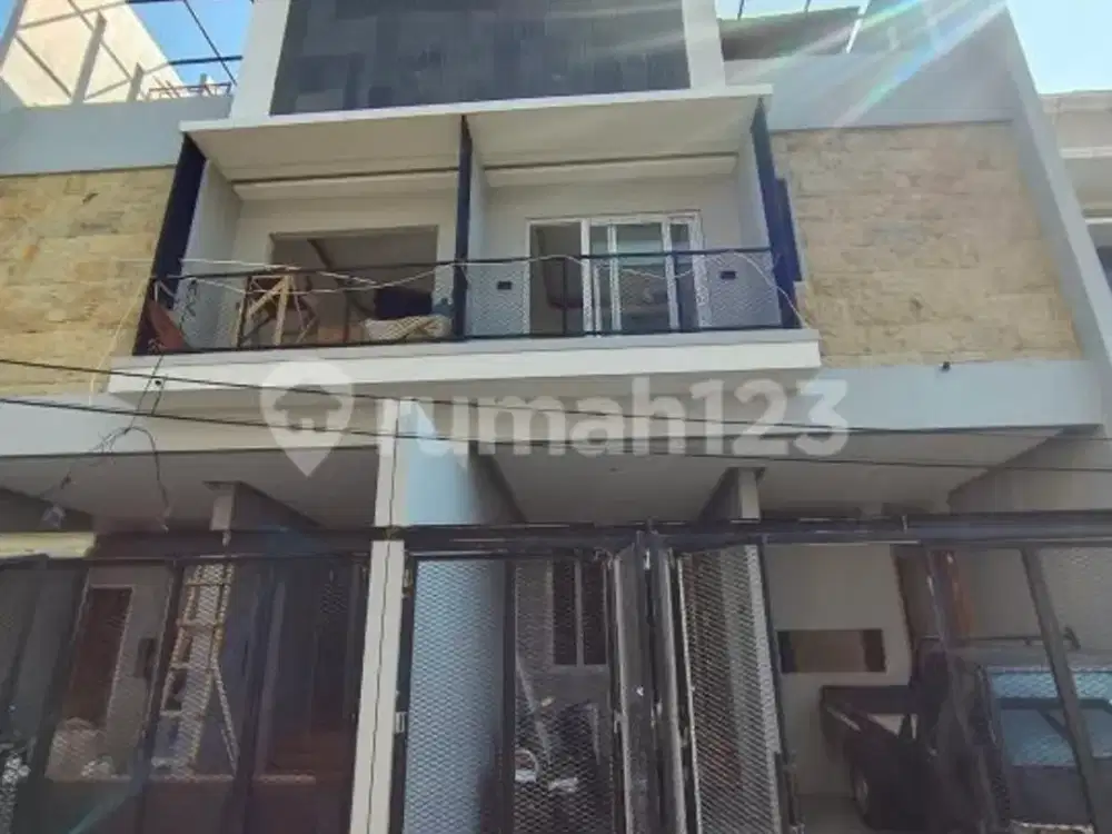 Rumah Baru di Duri Kepa Serasa Rumah di Bsd