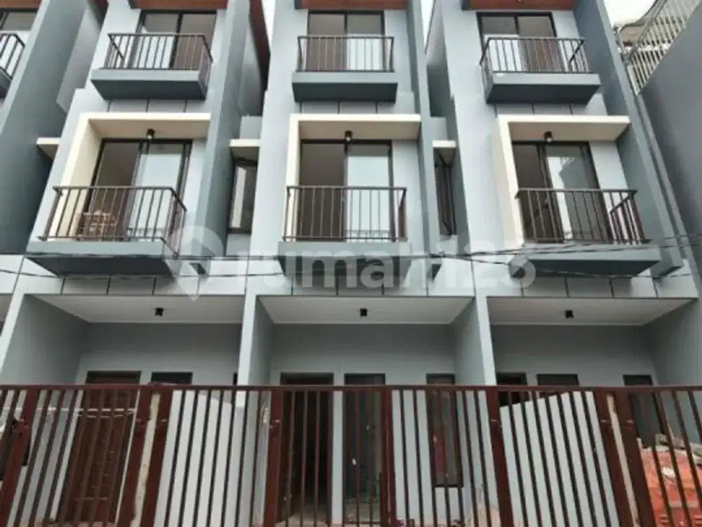 Rumah Baru Harga 1.6 Miliaran Ada 4 Unit di Taman Ratu Jakbar