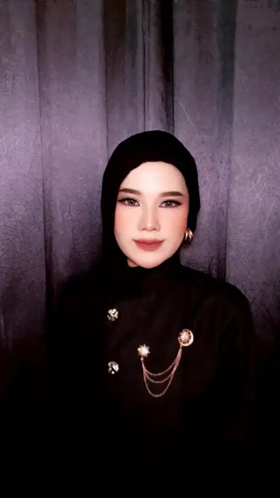 Wanita lebih cantik dan anggun dengan make up ku