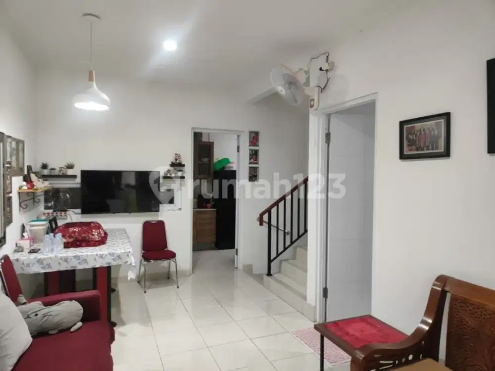 Rumah bagus di batavia icon SHM 2 lantai